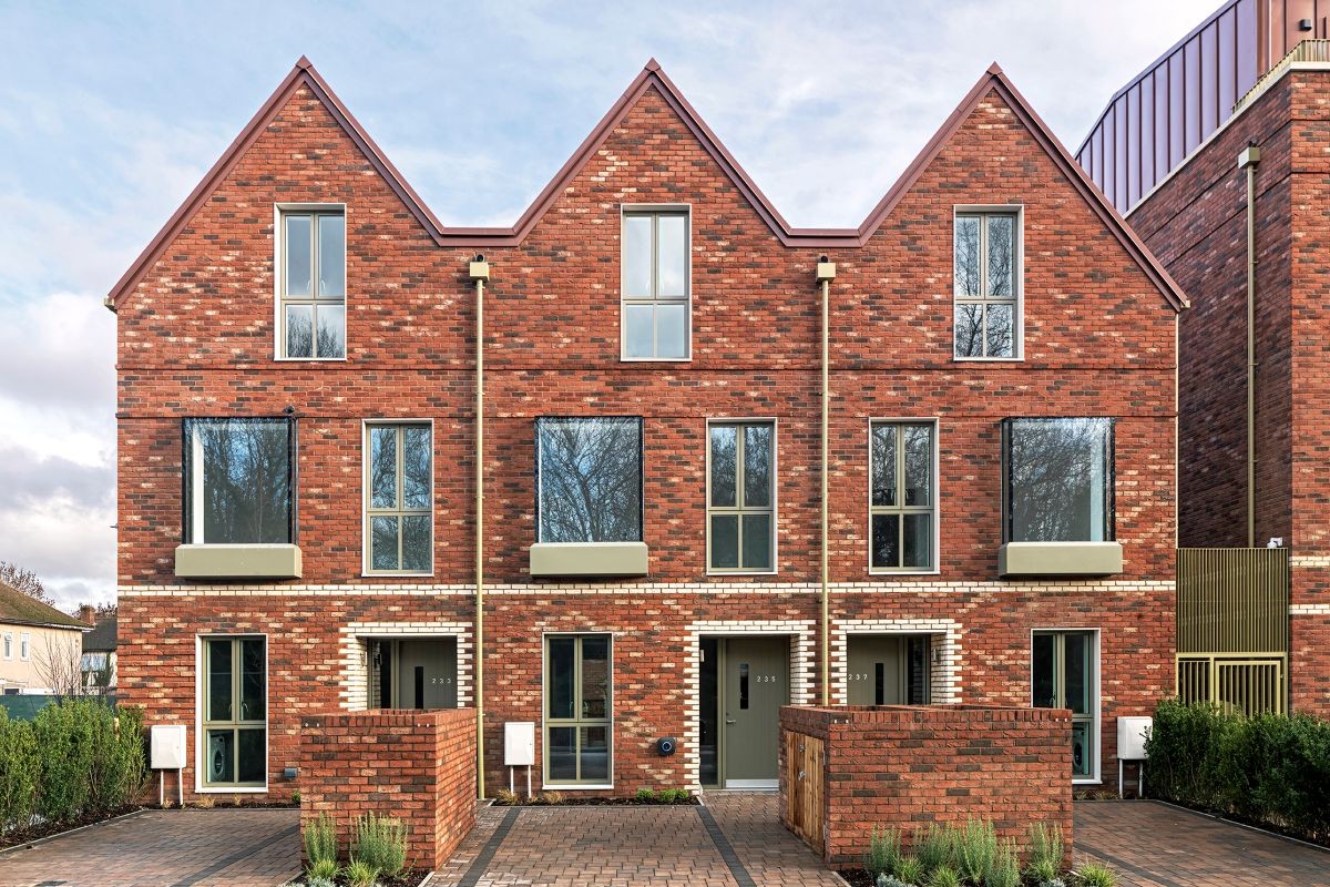 Ravensbury EstatePh2 _Morden_CR4_01-26_© Charles Hosea